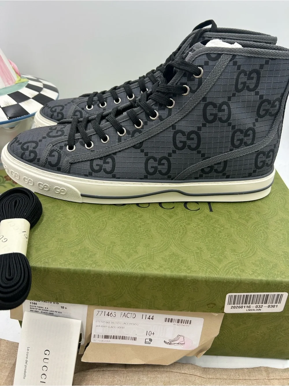 Men's Gucci tennis 1977 high top sneakers size 10.5 fits 11.5 US made in Italy